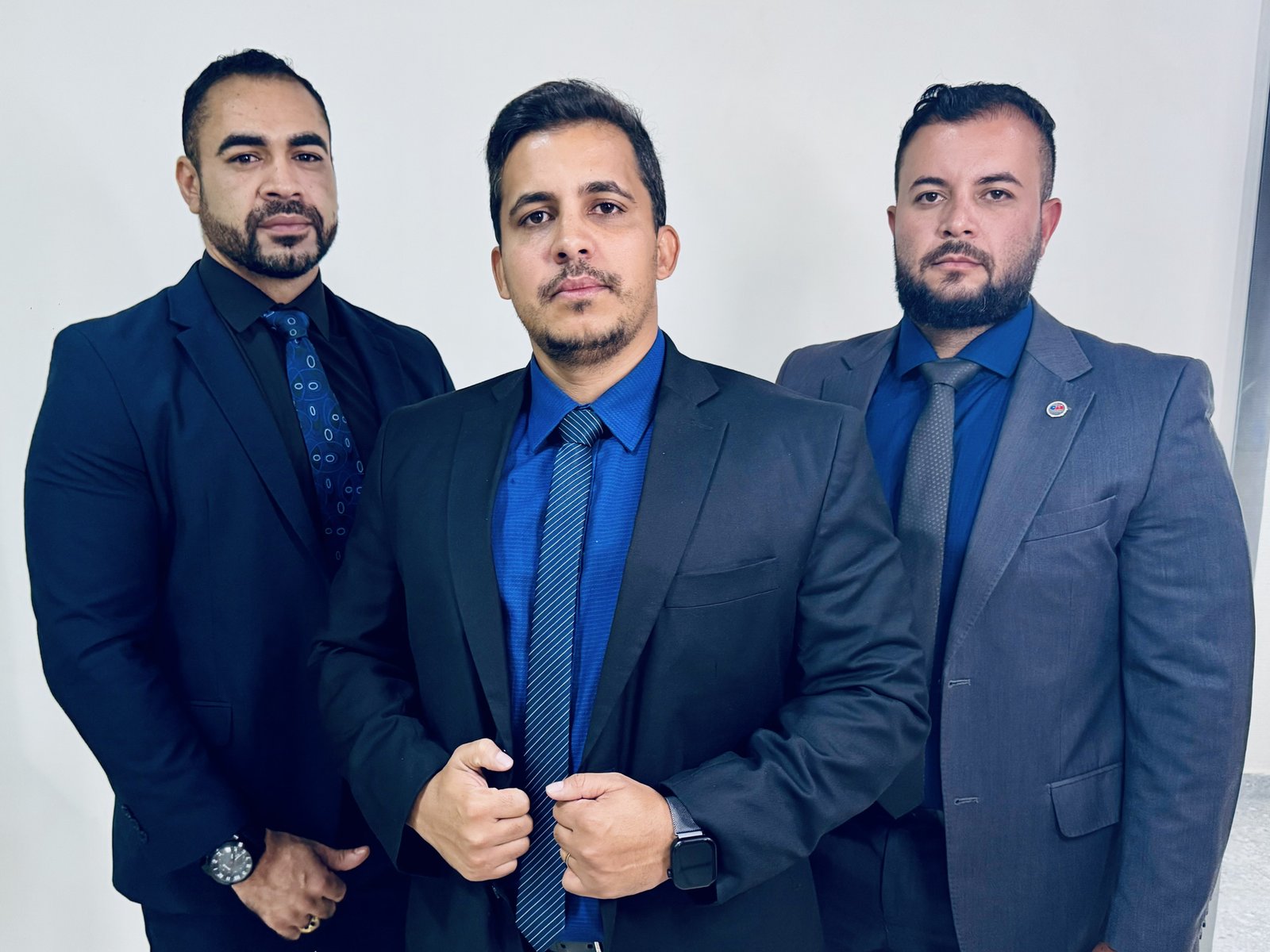 Equipe do escritório Dias Braz e Silva reunida no escritório